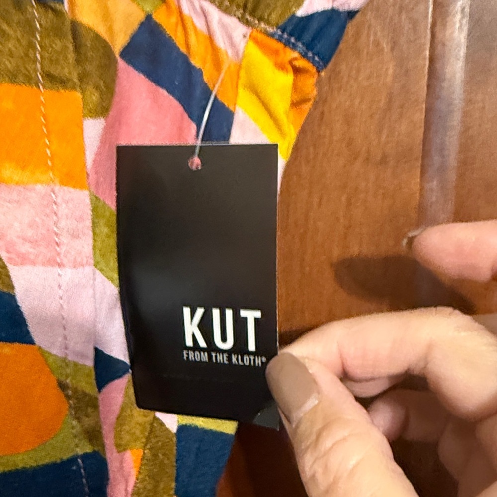 Kut from the Kloth Multicolor Abstract Women Shorts - Picture 3 of 6